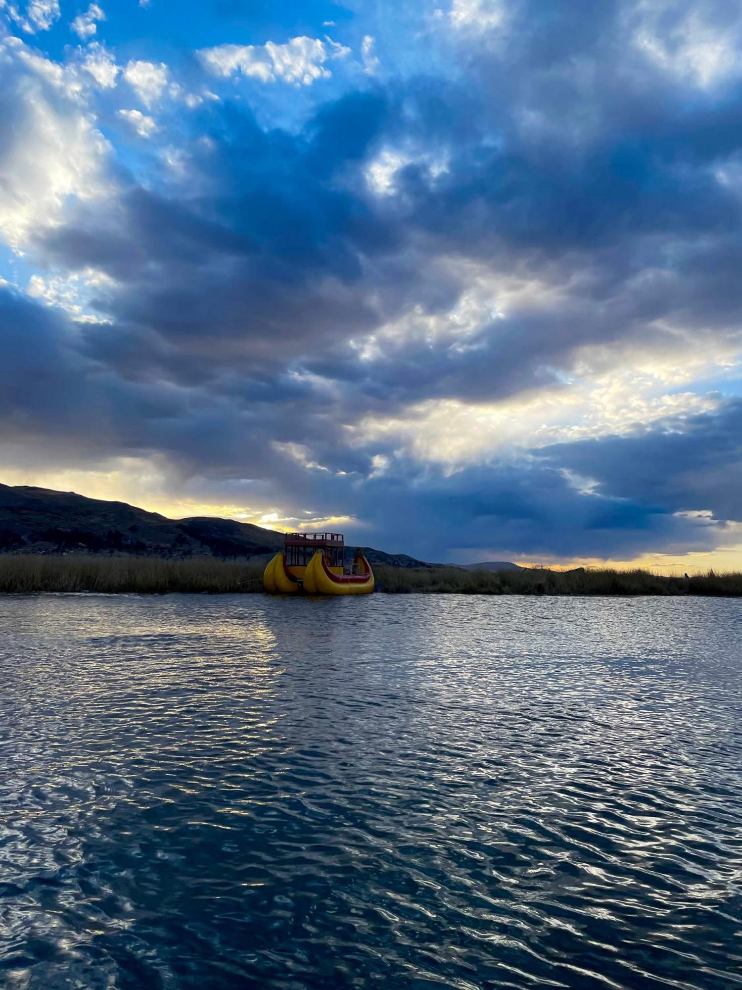 Vip Flotante Villa Puno Luaran gambar